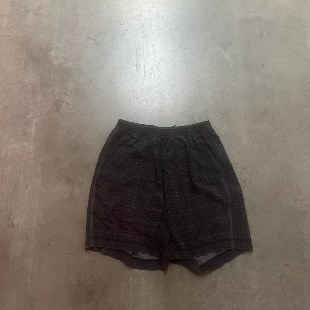 Lululemon‎ black and silver men's shorts athletic workout performance